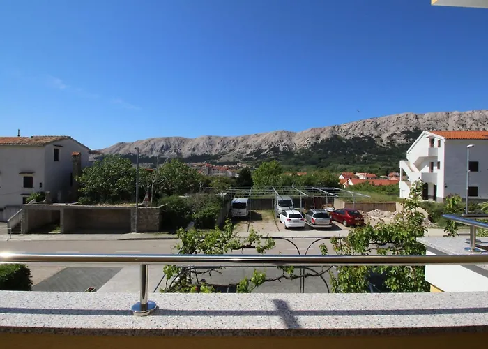 דירה Modern Eingerichtete Fuer 4 Personen- Klimatisiert- Freie Parkplatz Un By Interhome *