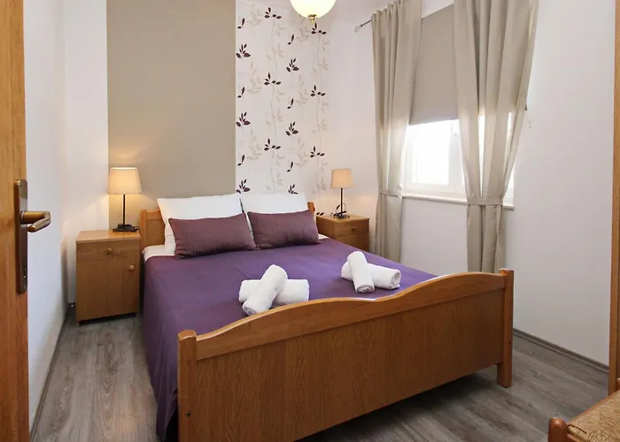 Modern Eingerichtete Fuer 4 Personen- Klimatisiert- Freie Parkplatz Un By Interhome Apartman Baska (Krk)
